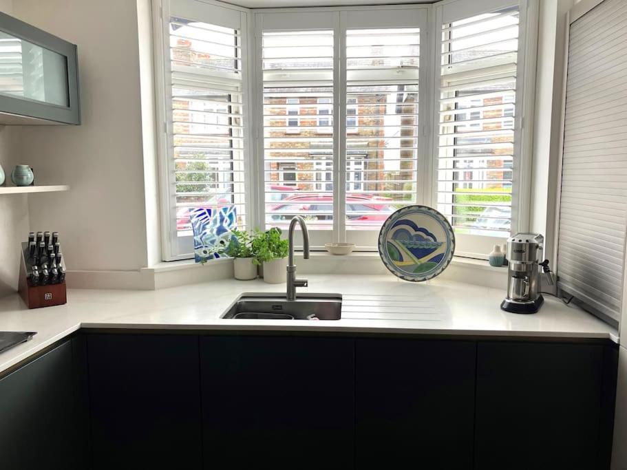 Our Beautifully Renovated Home Chichester Kültér fotó